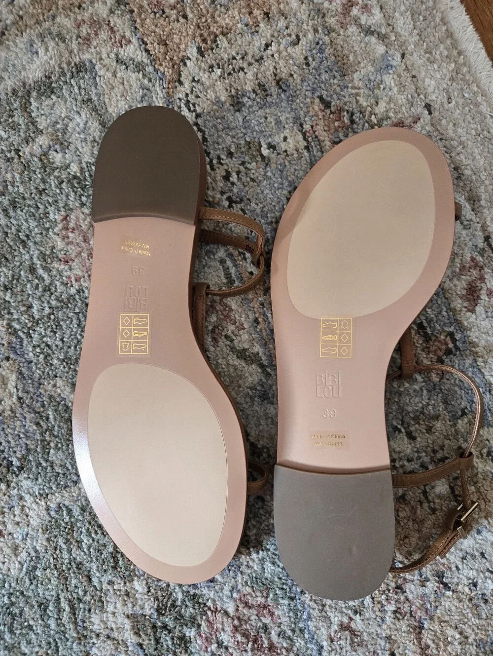 Bibi Lou Tan Leather T-Strap Toe-ring Sandals 39